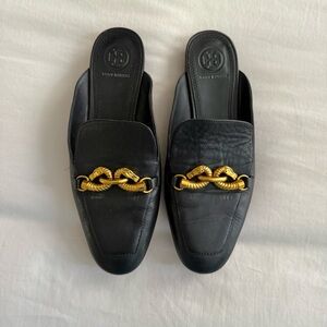 Tory Burch Jessa backless loafer in black leather with gold-tone hardware